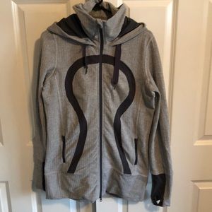 Lululemon Grey Pattern Hoodie sz. 10